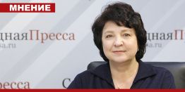 О Новом годе. С любовью из детства Анжелика Глазкова: Костюм снежинки мама сшила из простыней своими руками
