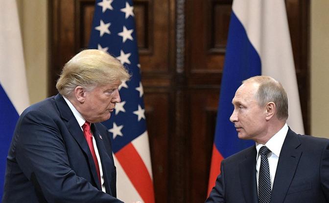 На фото: президент РФ Владимир Путин, президент США Дональд Трамп