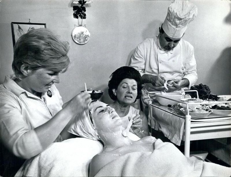 На фото: салон красоты в Америке, 1960-е годы.