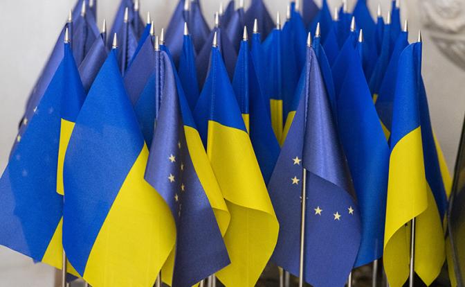 Через десять лет каждый украинец получит по 10 гурий от Евросоюза