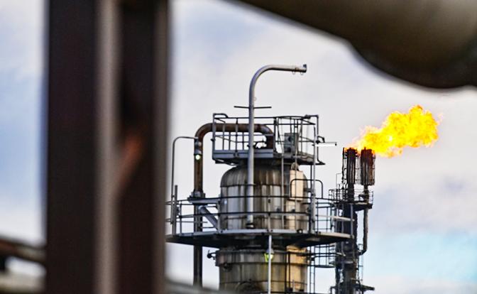 Глубокий минус и нервозность бюджета: «Сургутнефтегаз», «Роснефть», «Газпром нефть» за полгода потеряли сотни миллиардов