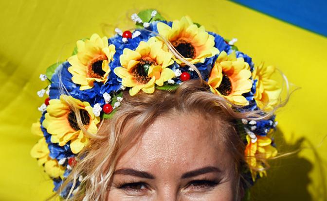 "Suka любовь": Француженки готовы вцепиться в волосы гарным дивчинам, которые их мужиков уводят
