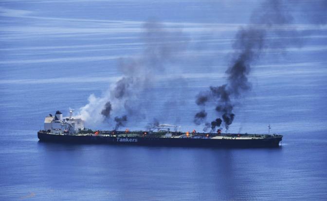 Моря и проливы в огне: БЭКи Украины атаковали танкер Arctic Metagaz у берегов Мальты, газовый рынок лихорадит