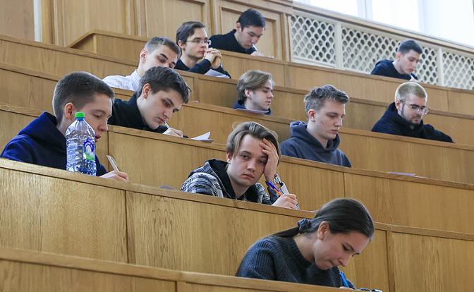 Стипендия - узаконенное издевательство. И в СССР студенты не жировали, но сейчас уже край