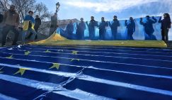 Хуже только смерть: «Ласковое теля» Зеленский получил отлуп от обеих «мамок»