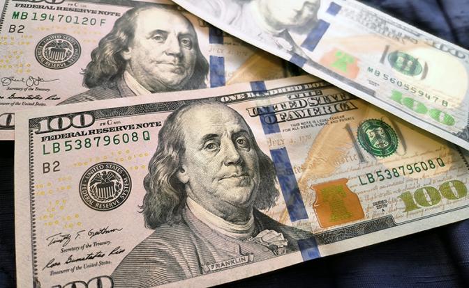 Эксперт сделал прогноз курса доллара на лето