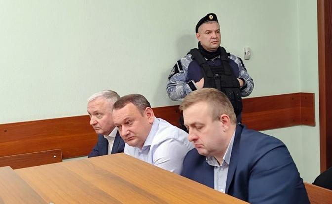 На фото: во время вынесения приговора по уголовному делу в отношении экс-председателя регионального правительства Юрия Лапшина и бывшего руководителя «Краевого транспортного управления» Константина Мандрова, Красноярск, 2025 год.