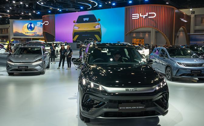 BYD вместо Mercedes: Китайские электромобили захватывают «алтарь» автопрома Европы