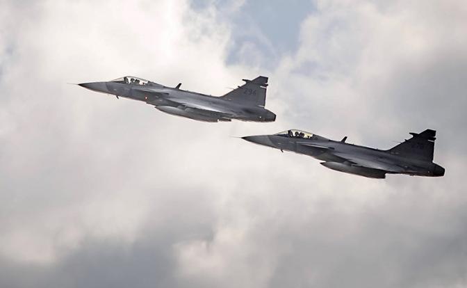 На фото: истребители Saab JAS 39 Gripen