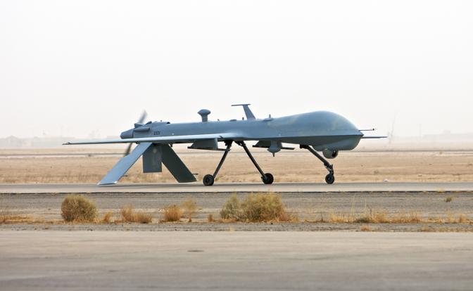 На фото: беспилотный летательный аппарат MQ-1 Predator.