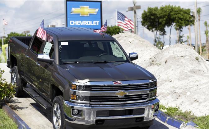 На фото: автомобиль Chevrolet Silverado