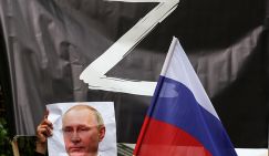 Пол Робертс: Разговорами о будущем мире Трамп лишил Путина возможности действовать решительно