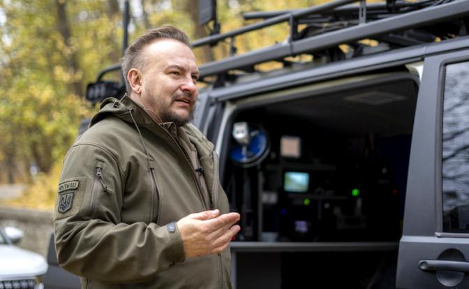 На фото: украинский военный специалист-радиотехник Сергей Бескрестнов.