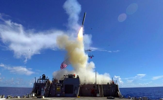 На фото: американский ракетный комплекс Tomahawk Block V ВМС США.
