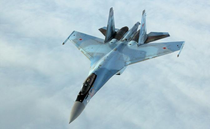 На фото: многоцелевой сверхманевренный истребитель поколения «4++» СУ-35.