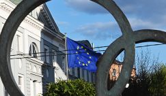 Евросоюз: «Россия должна ответить за удары по Киеву в евро и долларах»