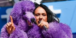 Что происходит на ВДНХ, лучшие кадры с VK Fest: IOWA, Ваня Дмитриенко, Markul и другие звезды, толпы, свет софитов и эмоции