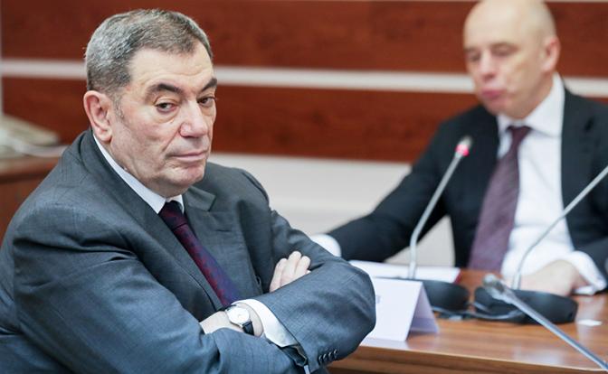 На фото: заместитель председателя комитета Госдумы РФ по бюджету и налогам Леонид Симановский