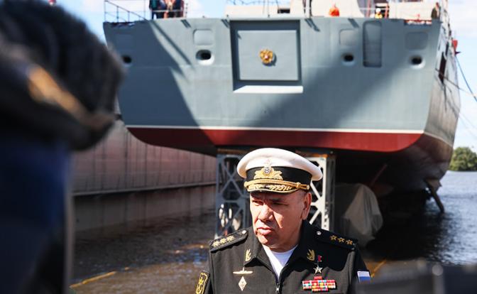 На фото: главнокомандующий ВМФ РФ адмирал Александр Моисеев