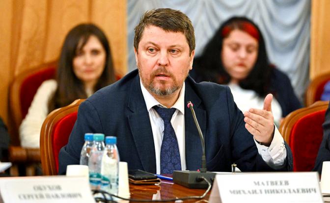 На фото: действующий парламентарий Михаил Матвеев.