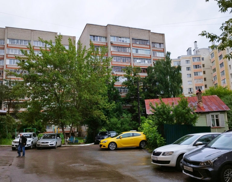 автора