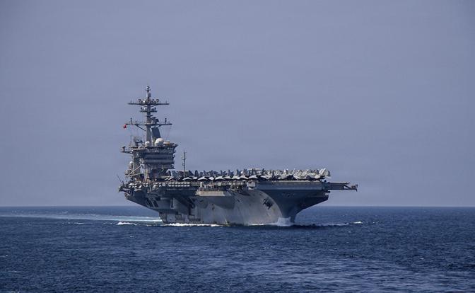В США назвали стратегической катастрофой ситуацию с авианосцем «Авраам Линкольн»
