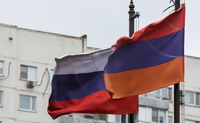 Пашинян упорно хочет отобрать у России «железку», но не знает, кому передать её – ЕС или Турции