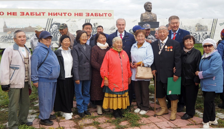 автора