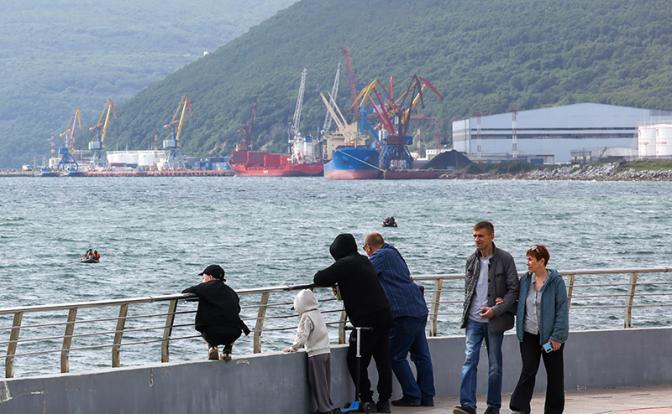 Дальний Восток продолжает манить людей рублем, бизнес - перспективами, но жизнь диктует свои правила