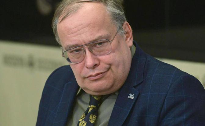 На фото: политический и экономический эксперт, профессор Николай Межевич