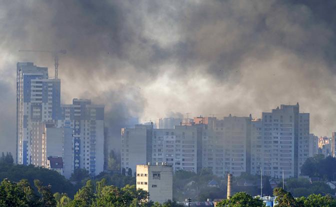 “Бежать, пока не поздно”: бандеровская столица не успевает тушить пожары после ударов возмездия
