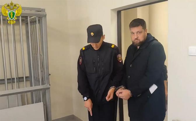 На фото: Ленинский районный суд 3 октября заключил под стражу бывшего генерального директора оренбургской лизинговой компании Андрея Стрепкова.