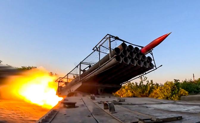 Российские военные громят боевиков ВСУ в Харьковской области