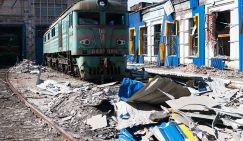 Поезд больше не пойдет: Железные дороги Украины с грохотом летят под откос