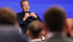 «Это историческая победа»: Что имел в виду Дмитрий Медведев, напутствуя первичные ячейки "Единой России"?