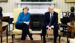 Трамп и Меркель поговорили по телефону об Украине