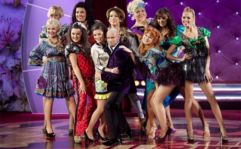 На фото: Наталья Медведева в составе &laquo;Comedy Woman&raquo;