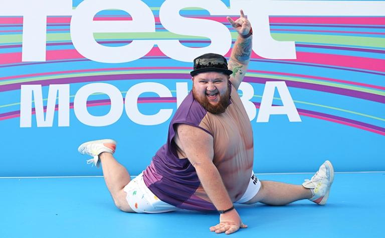 На фото: танцор Дмитрий Красилов на музыкальном фестивале VK Fest в Парке Горького в Москве, 2023 год