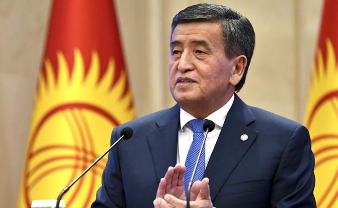 На фото: подавший в отставку президент Киргизии Сооронбай Жээнбеков