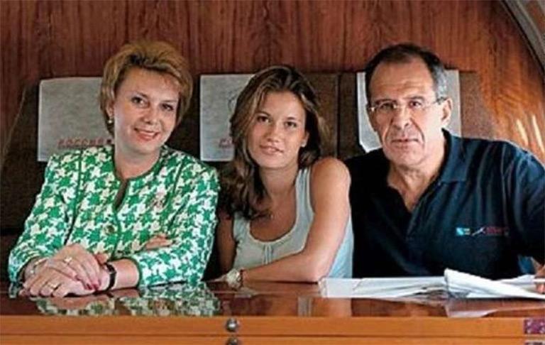 Сергей Лавров с женой, Марией и дочерью, Екатериной