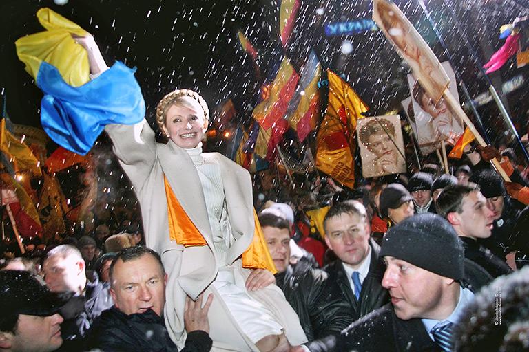 2005 г. Экс-премьер Юлия Тимошенко во время празднования годовщины "Оранжевой революции" на Майдане Незалежности