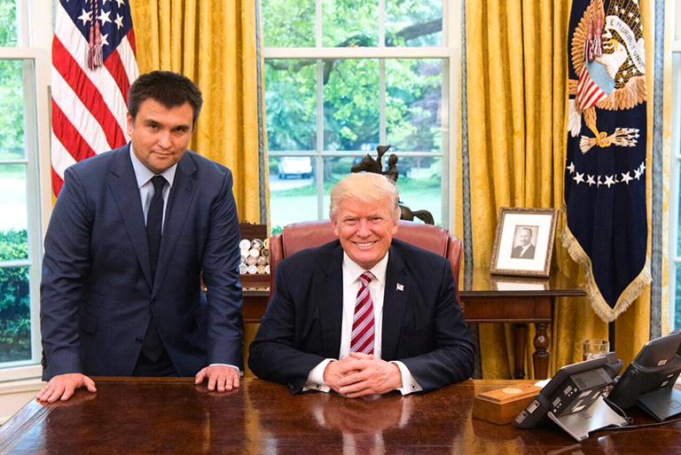 Министр иностранных дел Украины Павел Климкин и президент США Дональд Трамп (слева направо)