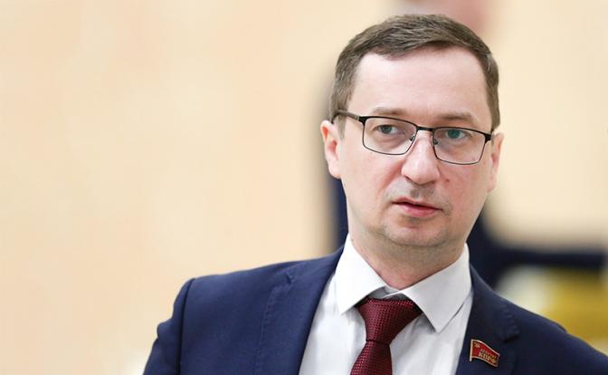 На фото: депутат Законодательного собрания Санкт-Петербурга седьмого созыва, глава фракции КПРФ Роман Кононенко