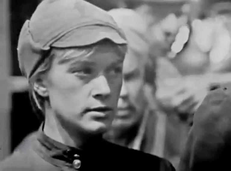 На фото: Валентина Талызина в фильме-спектакле "Мятеж", 1968 год. 