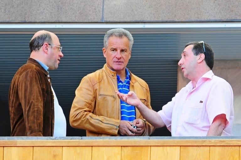 На фото: лидер партии «Справедливая Россия» Александр Бабаков, экс-помощник президента РФ Сергей Ястржембский и президент ЦСКА Евгений Гинер (слева направо) на матче чемпионата России по футболу: ЦСКА (Москва) – «Спартак» (Нальчик) – 0:0, 2009 год