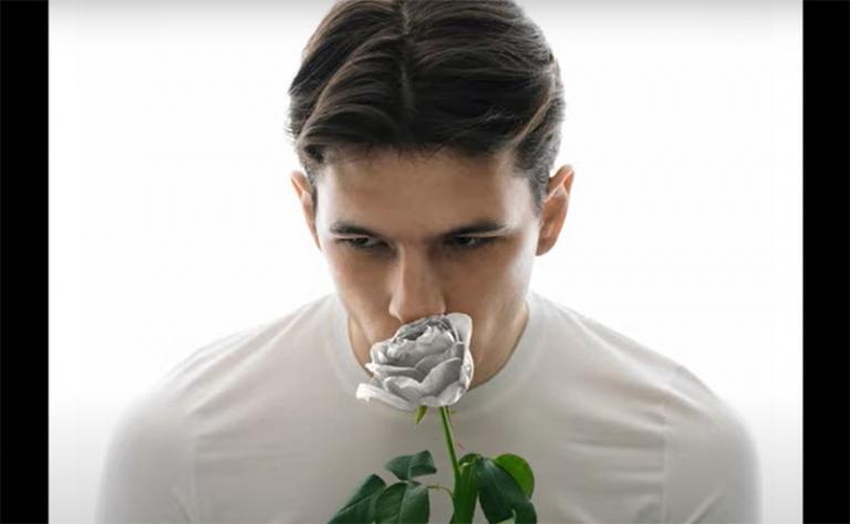 На фото: Николай Васильев (рэпер Vacio) на обложке альбома «NIKOLAY VASILEV»