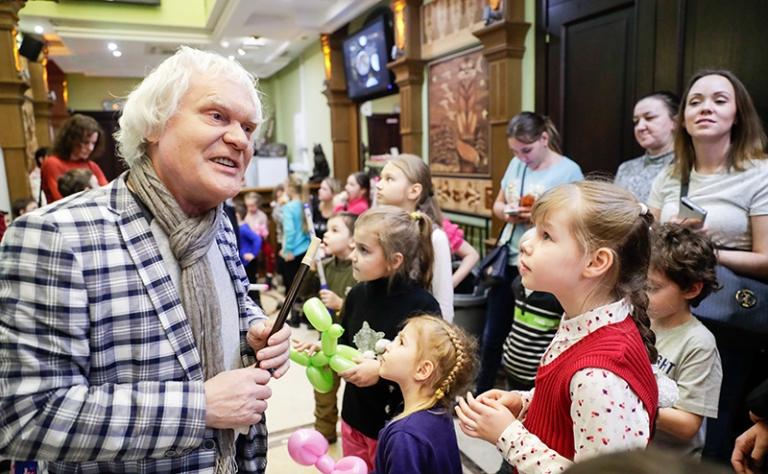 На фото: директор Театра Кошек, дрессировщик Юрий Куклачев 