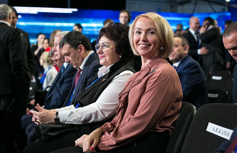 На фото: Ирина Гехт на XXVIII съезде партии "Единая Россия", 2018