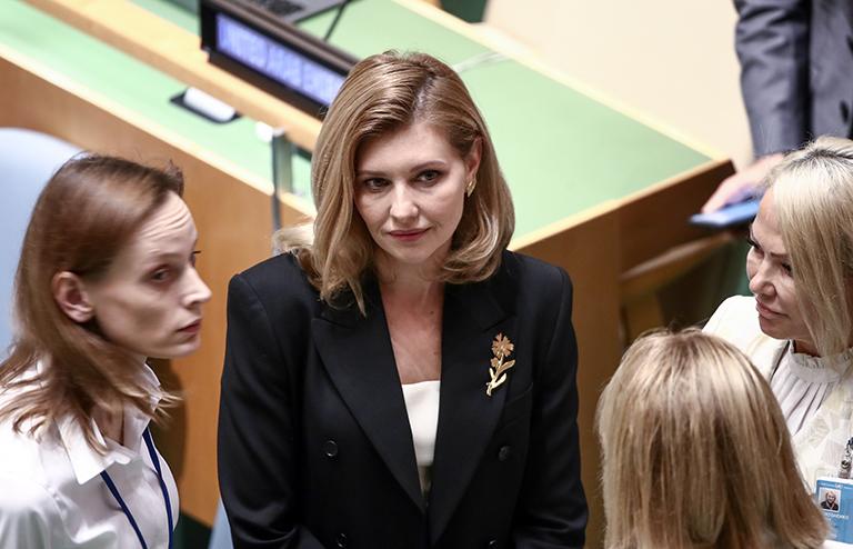 На фото: супруга президента Украины Владимира Зеленского Елена (в центре) на 74-й сессии Генеральной Ассамблеи (ГА) ООН в штаб-квартире Организации Объединенных Наций на Манхэттене, 2019