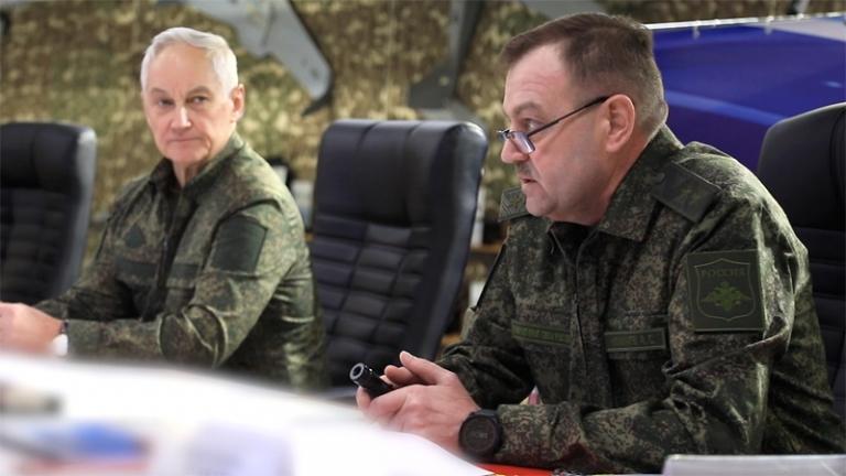 На фото: командующий группировкой войск «Восток» генерал-лейтенант Андрей Иванаев и Министр обороны РФ Андрей Белоусов во время рабочего совещания на пункте управления группировки войск «Восток», 2024 год.
